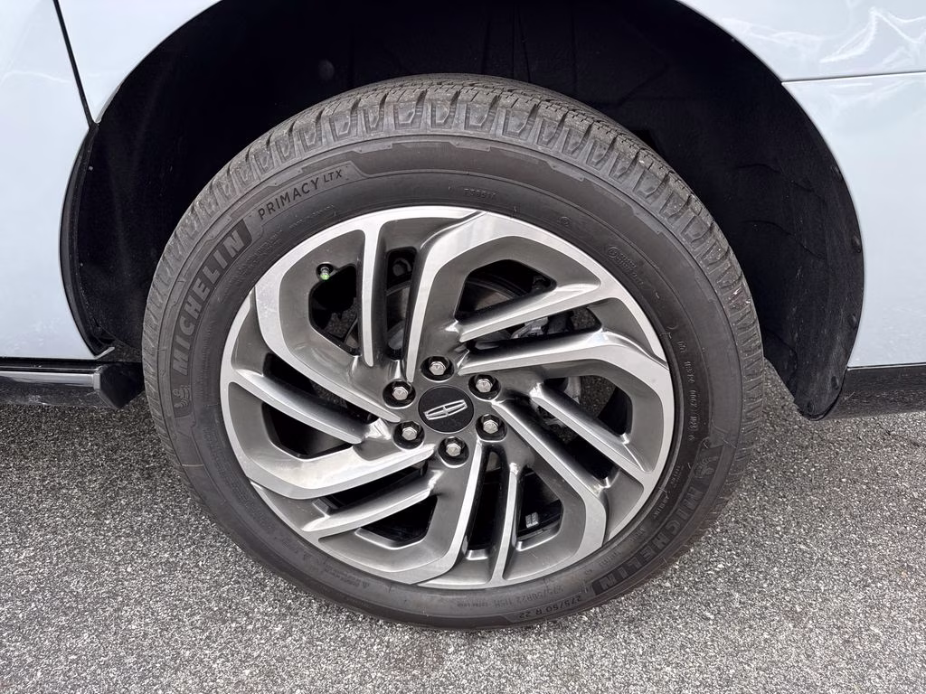 2025 Gray Mist Metallic Tri-Coat Lincoln Navigator L Reserve 4X4 SUV