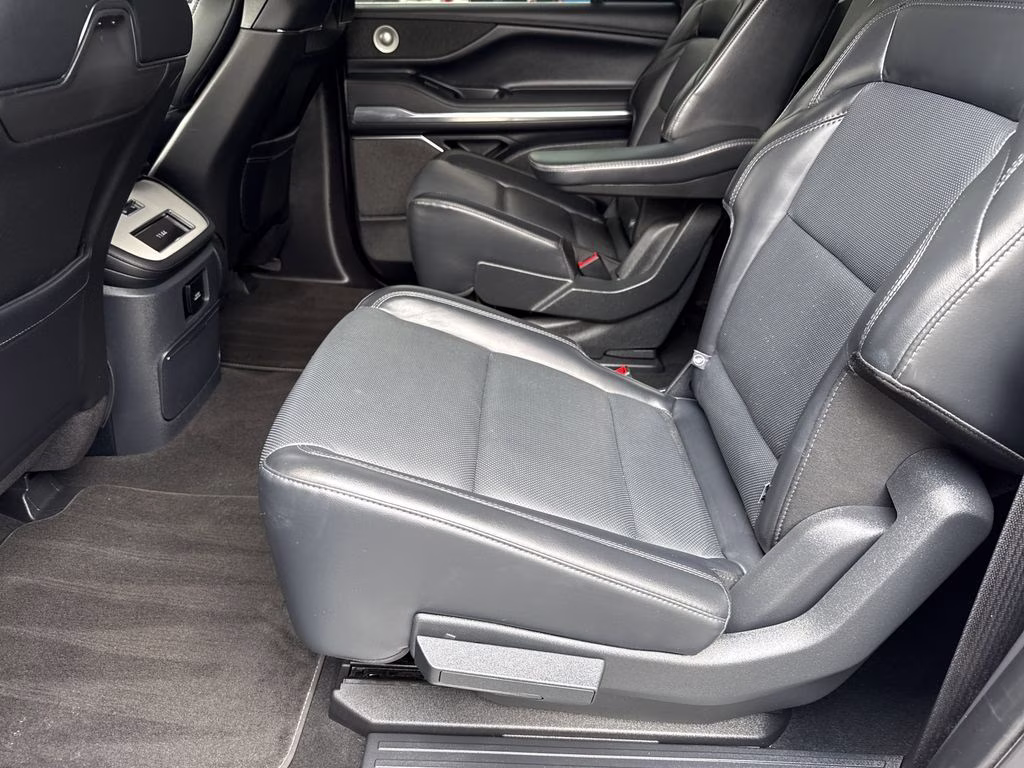 2025 Gray Mist Metallic Tri-Coat Lincoln Navigator L Reserve 4X4 SUV