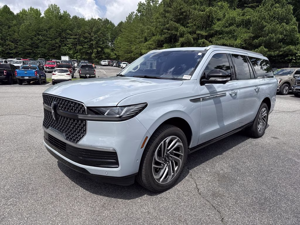2025 Gray Mist Metallic Tri-Coat Lincoln Navigator L Reserve 4X4 SUV