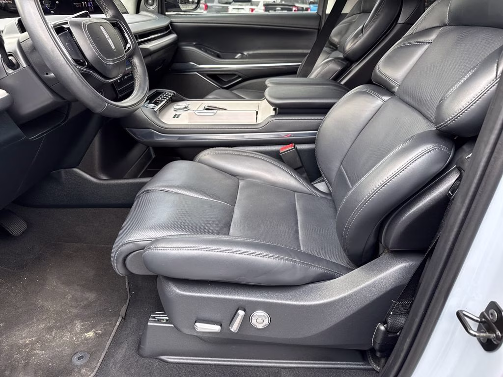 2025 Gray Mist Metallic Tri-Coat Lincoln Navigator L Reserve 4X4 SUV