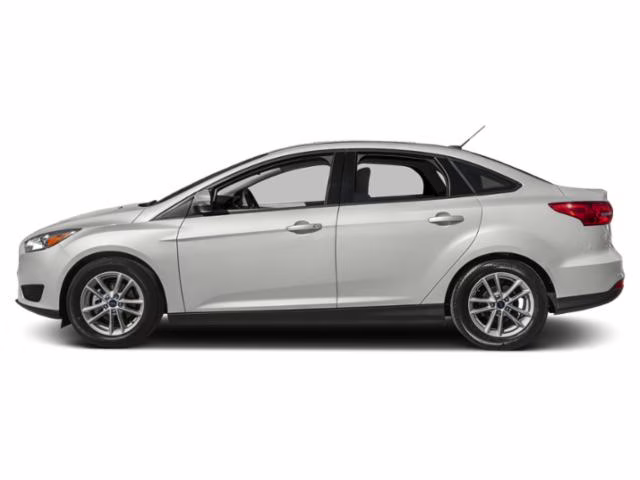 2018 Oxford White Ford Focus SE FWD Sedan
