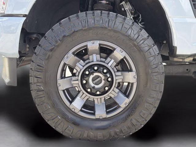 2024 Glacier Gray Metallic Tri-Coat Ford Super Duty F-250 SRW Lariat 4X4 Truck