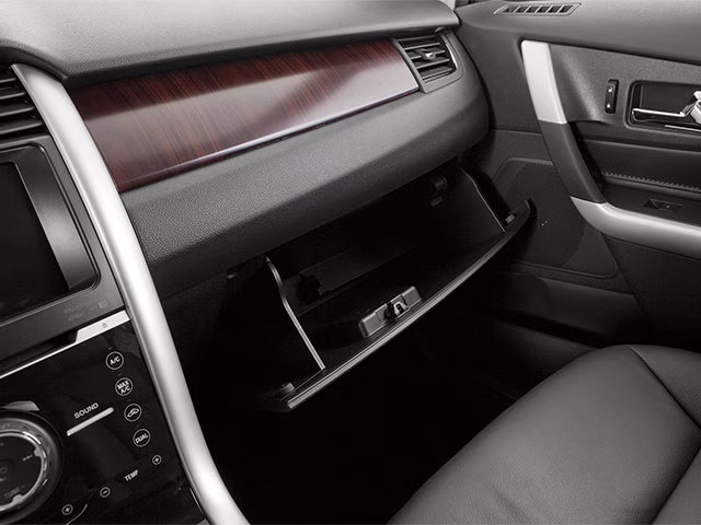 2014 White Platinum Clearcoat Metallic Ford Edge SEL FWD SUV