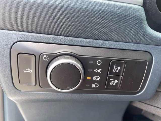 2026 Oxford White Ford Maverick XL FWD Truck