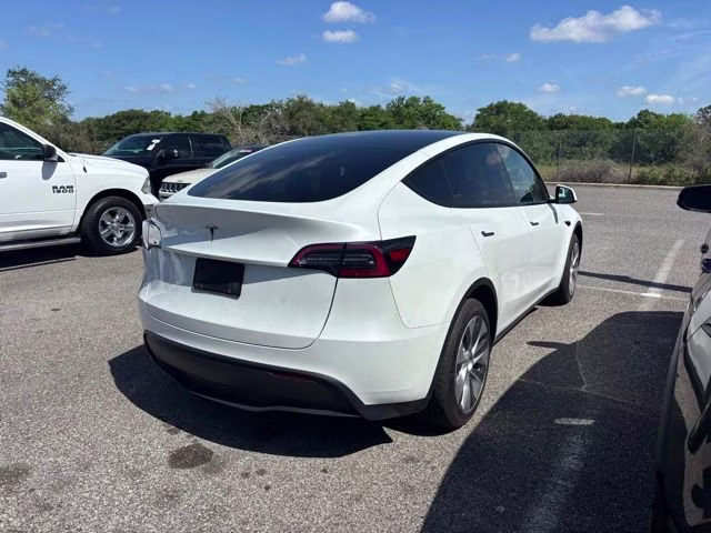 2024 Pearl White Multi-Coat Tesla Model Y Standard Range RWD SUV