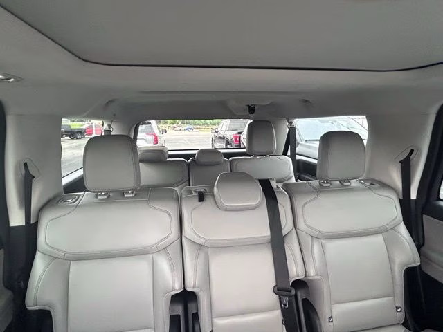 2025 White Metallic Ford Expedition Max Active 4X4 SUV