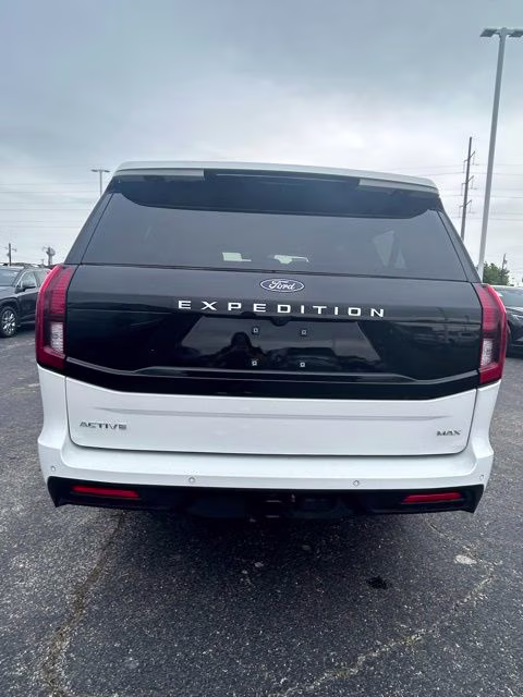 2025 White Metallic Ford Expedition Max Active 4X4 SUV