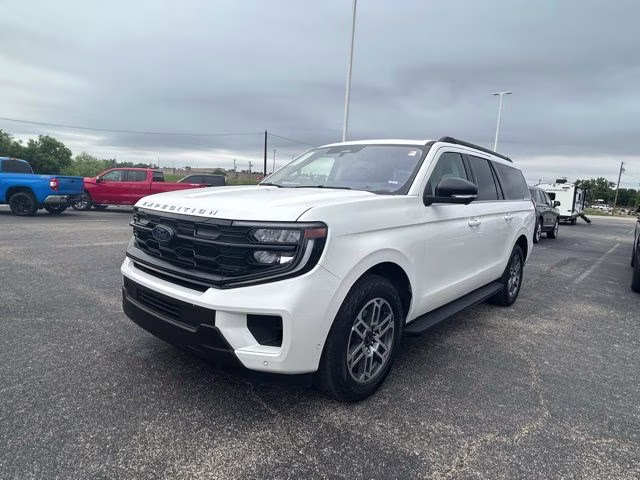 2025 White Metallic Ford Expedition Max Active 4X4 SUV