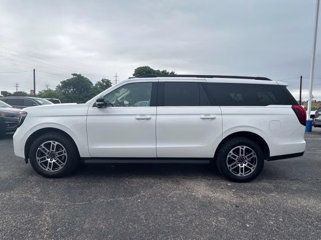 2025 White Metallic Ford Expedition Max Active 4X4 SUV