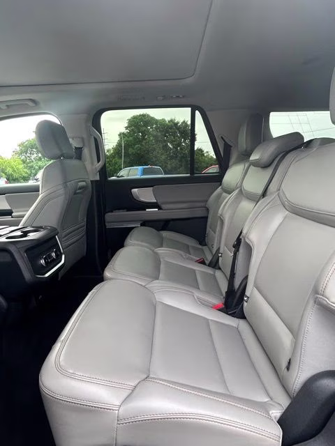 2025 White Metallic Ford Expedition Max Active 4X4 SUV