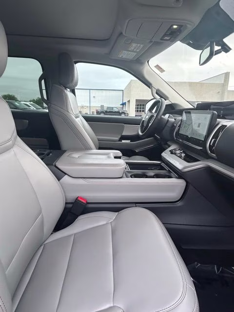 2025 White Metallic Ford Expedition Max Active 4X4 SUV