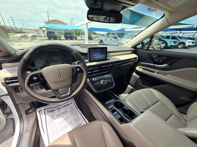 2022 White Metallic Lincoln Corsair Standard FWD SUV