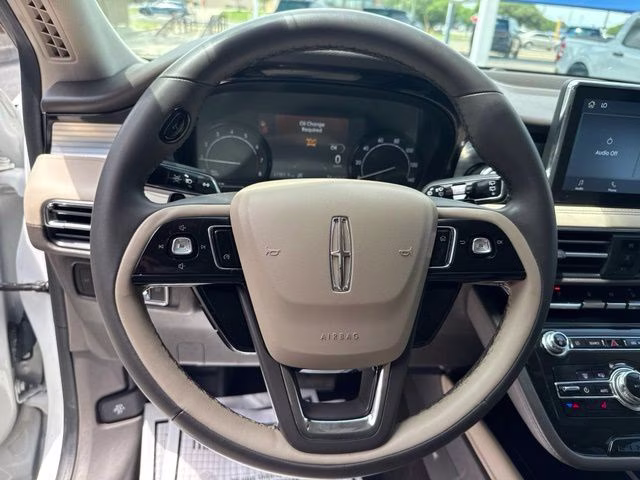 2022 White Metallic Lincoln Corsair Standard FWD SUV