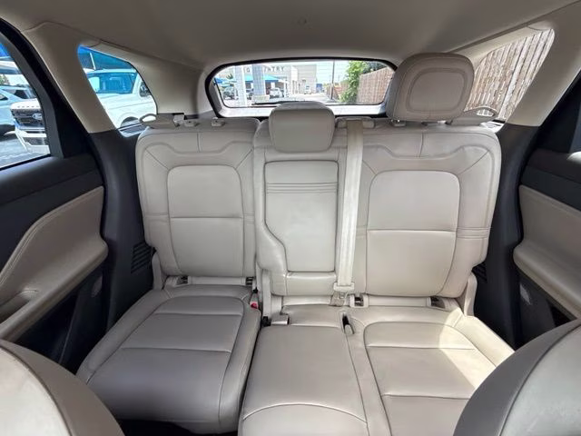 2022 White Metallic Lincoln Corsair Standard FWD SUV