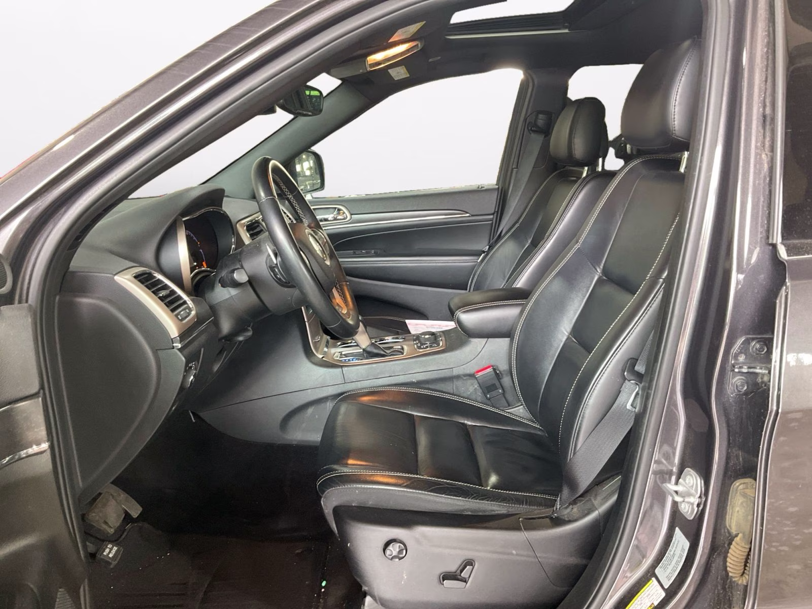 2017 Granite Crystal Metallic Clearcoat Jeep Grand Cherokee Limited 4X4 SUV