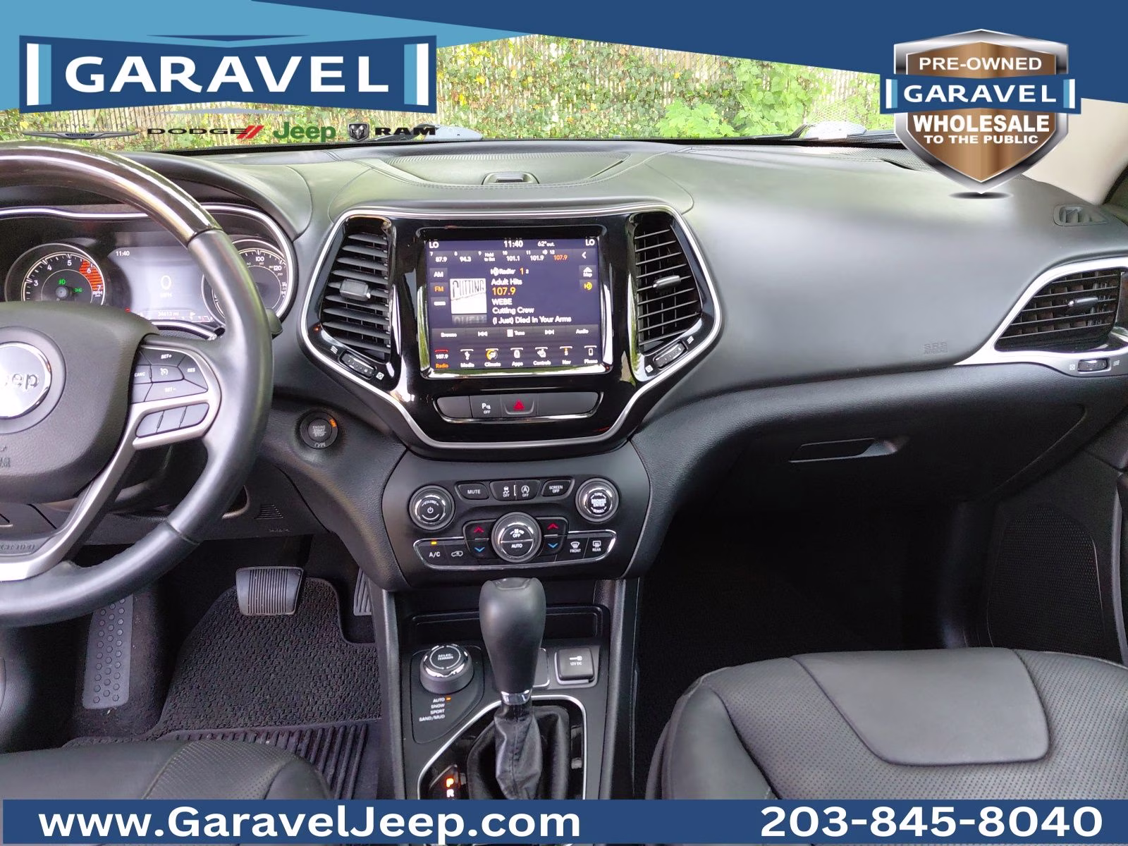 2019 Diamond Black Crystal Pearlcoat Jeep Cherokee Overland 4X4 SUV