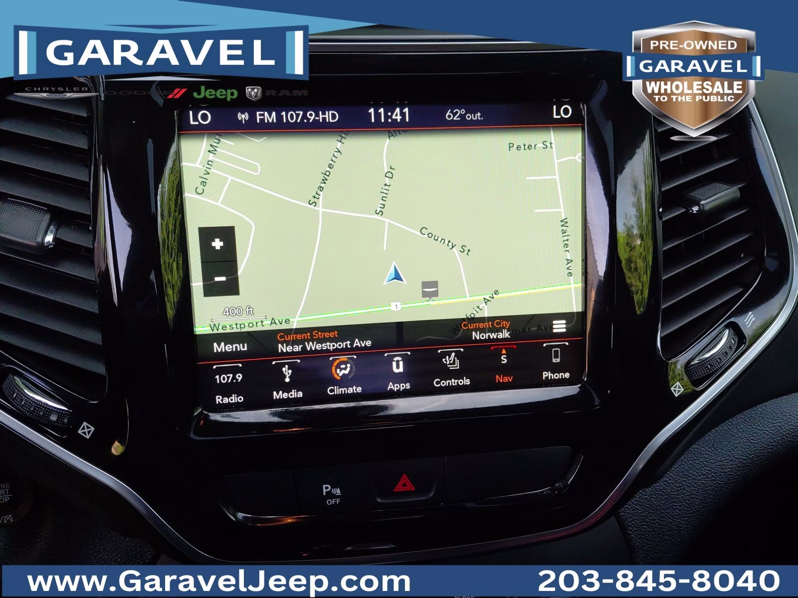 2019 Diamond Black Crystal Pearlcoat Jeep Cherokee Overland 4X4 SUV