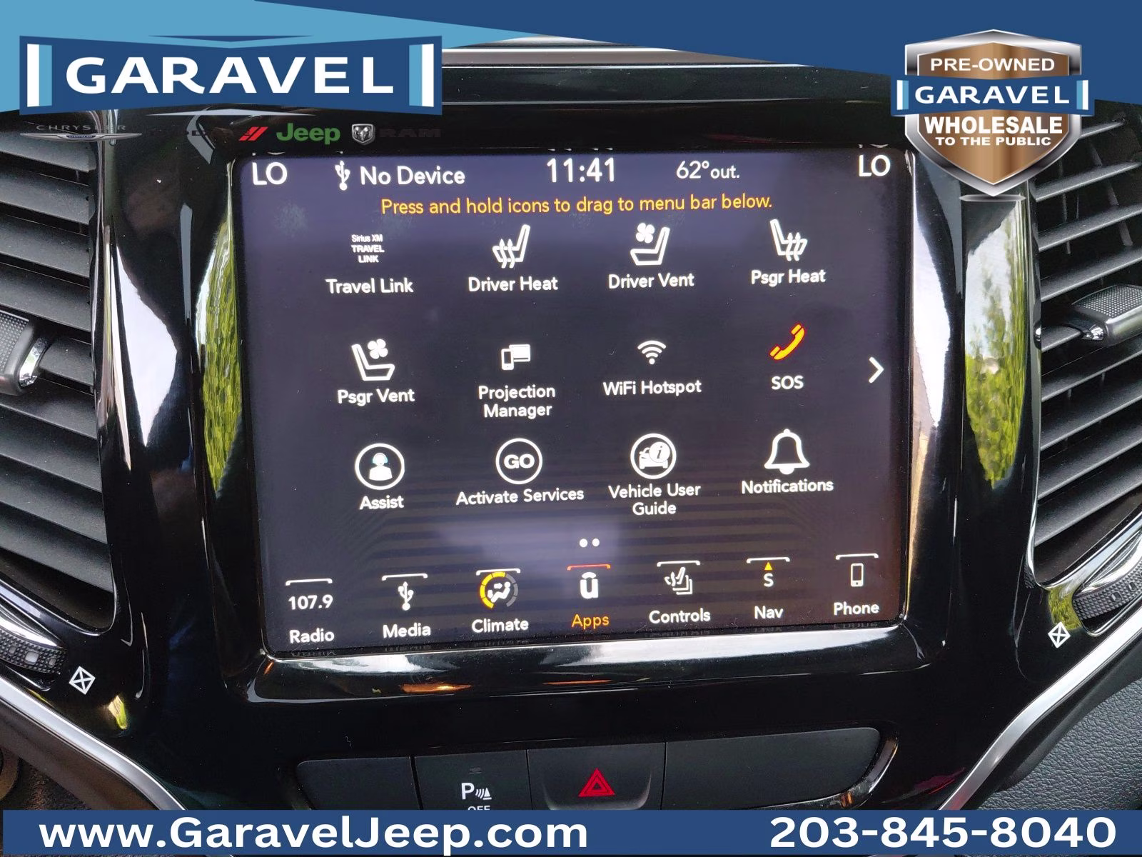 2019 Diamond Black Crystal Pearlcoat Jeep Cherokee Overland 4X4 SUV