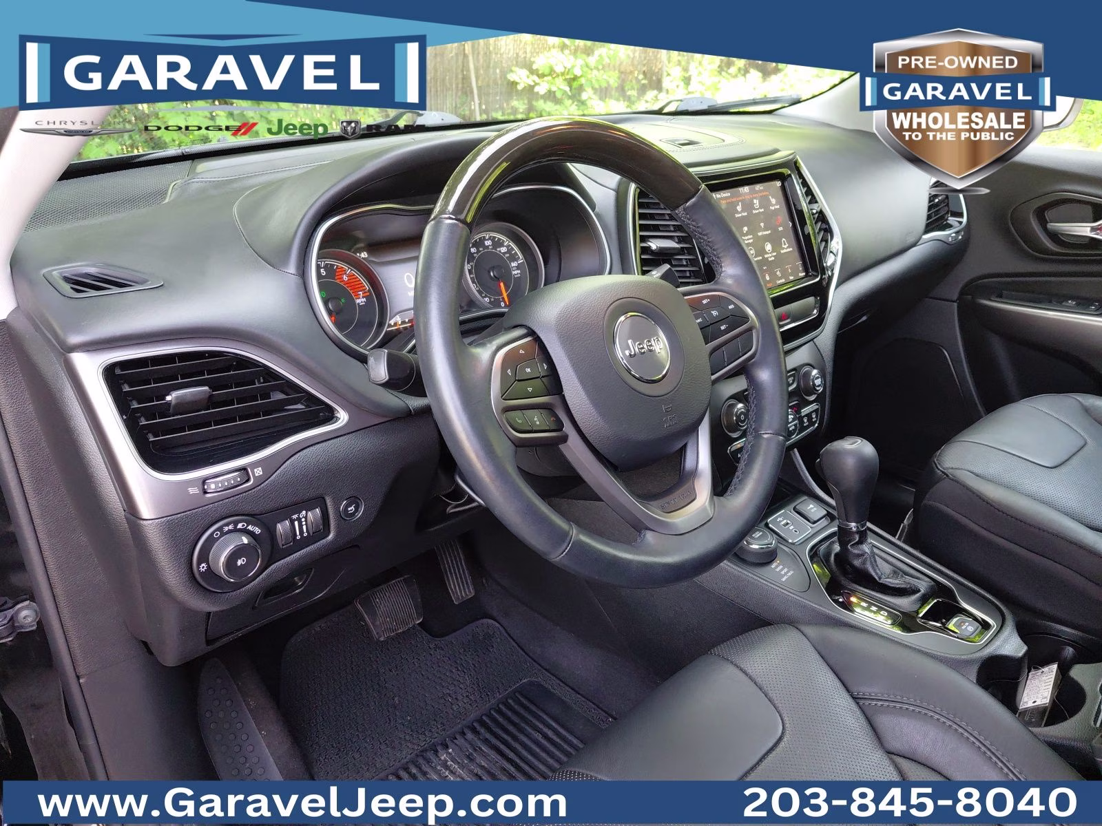 2019 Diamond Black Crystal Pearlcoat Jeep Cherokee Overland 4X4 SUV