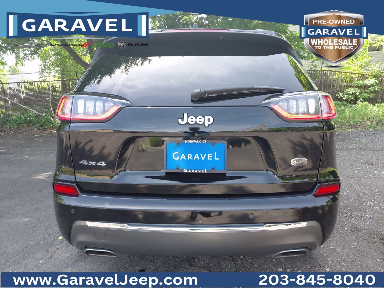 2019 Diamond Black Crystal Pearlcoat Jeep Cherokee Overland 4X4 SUV