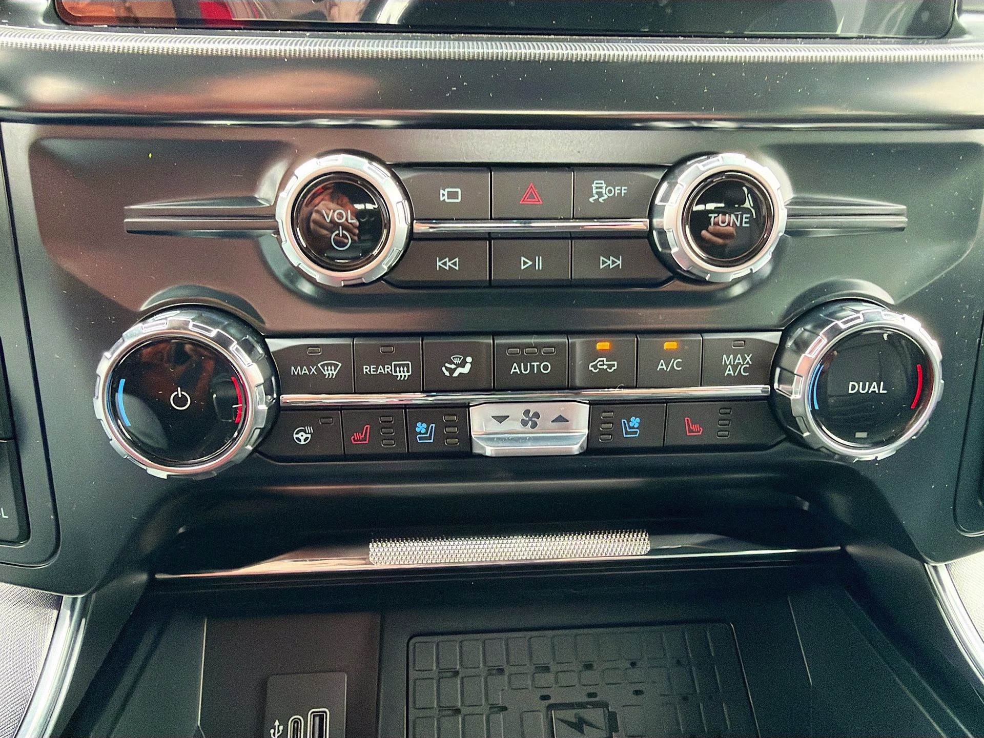 2026 Avalanche Ford F-150 Platinum 4X4 Truck