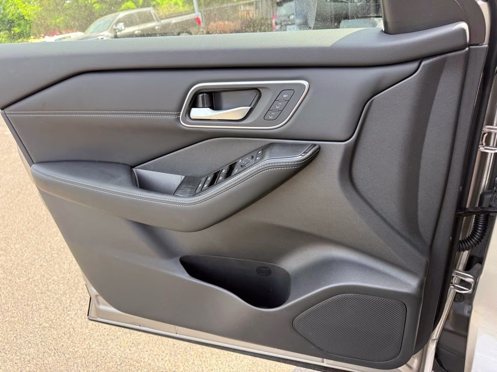 2026 Champagne Silver Metallic Nissan Rogue Platinum AWD SUV