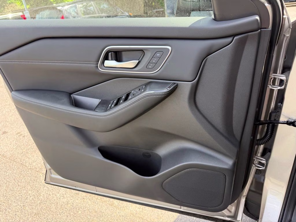 2026 Champagne Silver Metallic Nissan Rogue Platinum AWD SUV