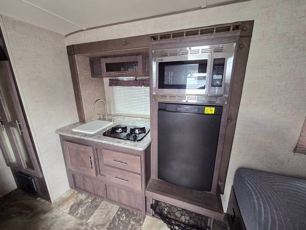2015 Green Forest River R-POD 181G RV