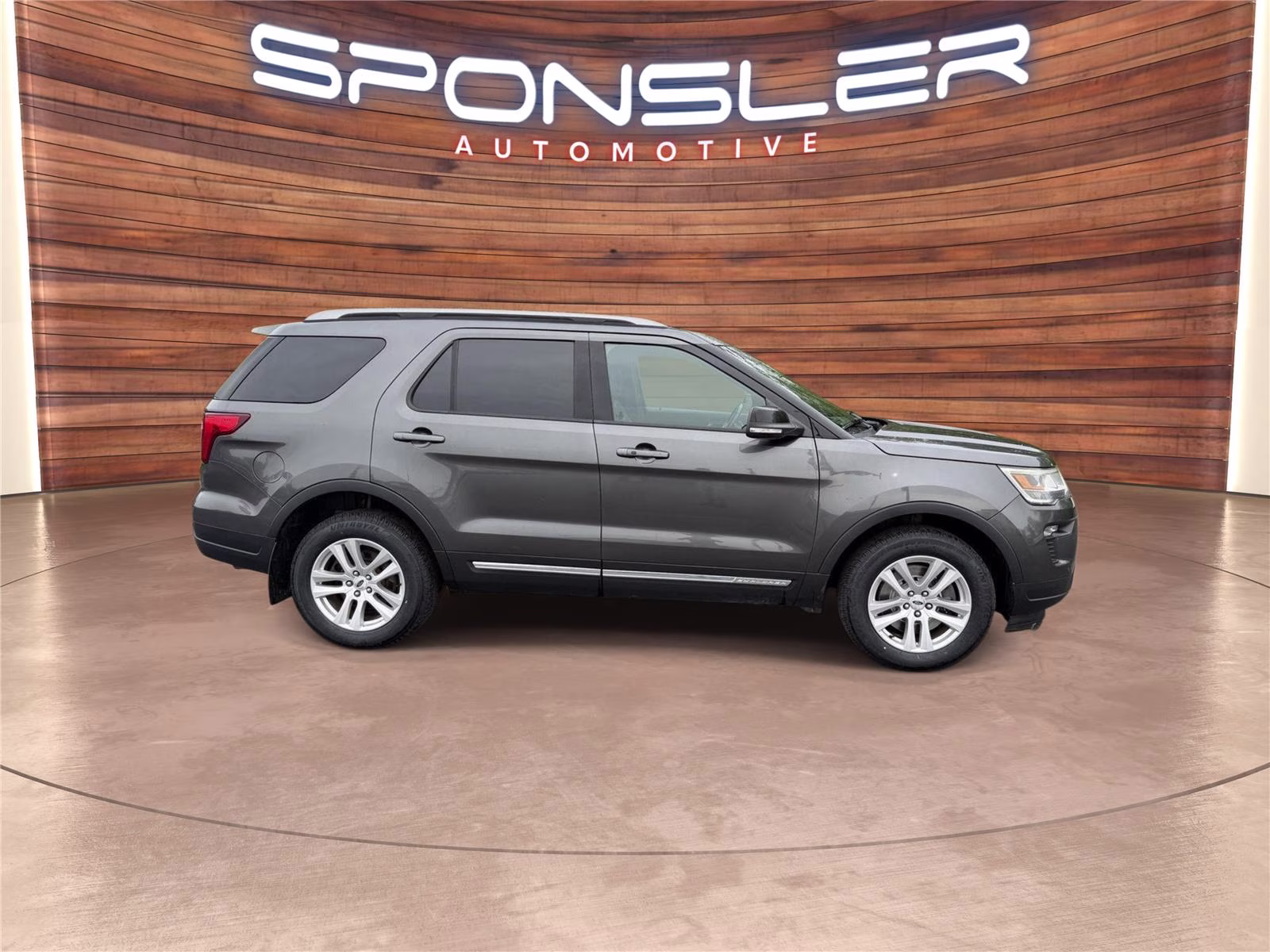 2018 Magnetic Metallic Ford Explorer XLT 4X4 SUV