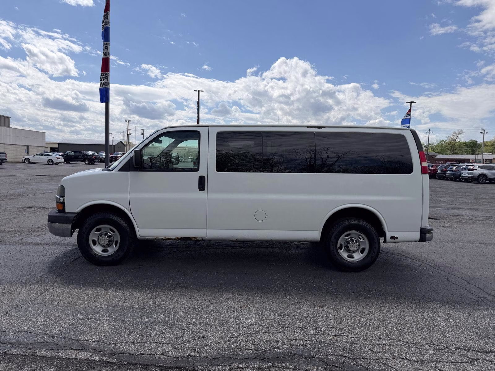 2011 Summit White Chevrolet Express Passenger 1LT Pkg RWD 3500 135" WB