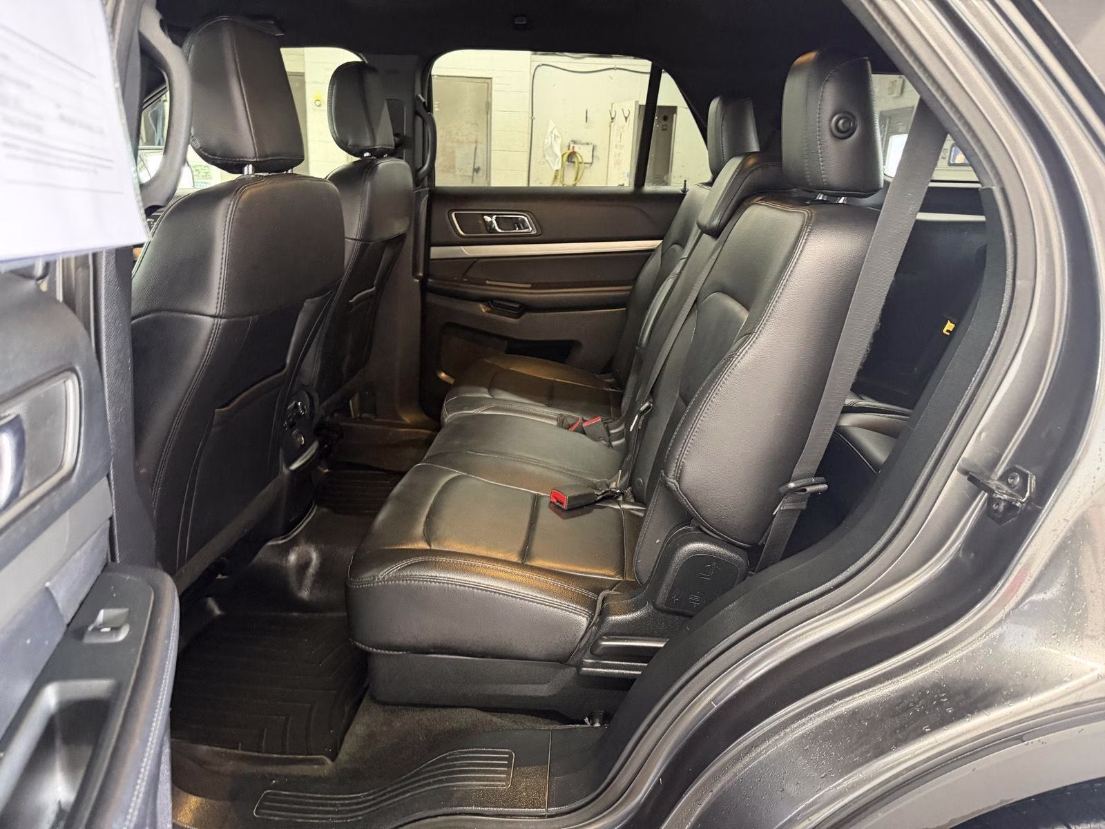 2018 Magnetic Metallic Ford Explorer XLT 4X4 SUV