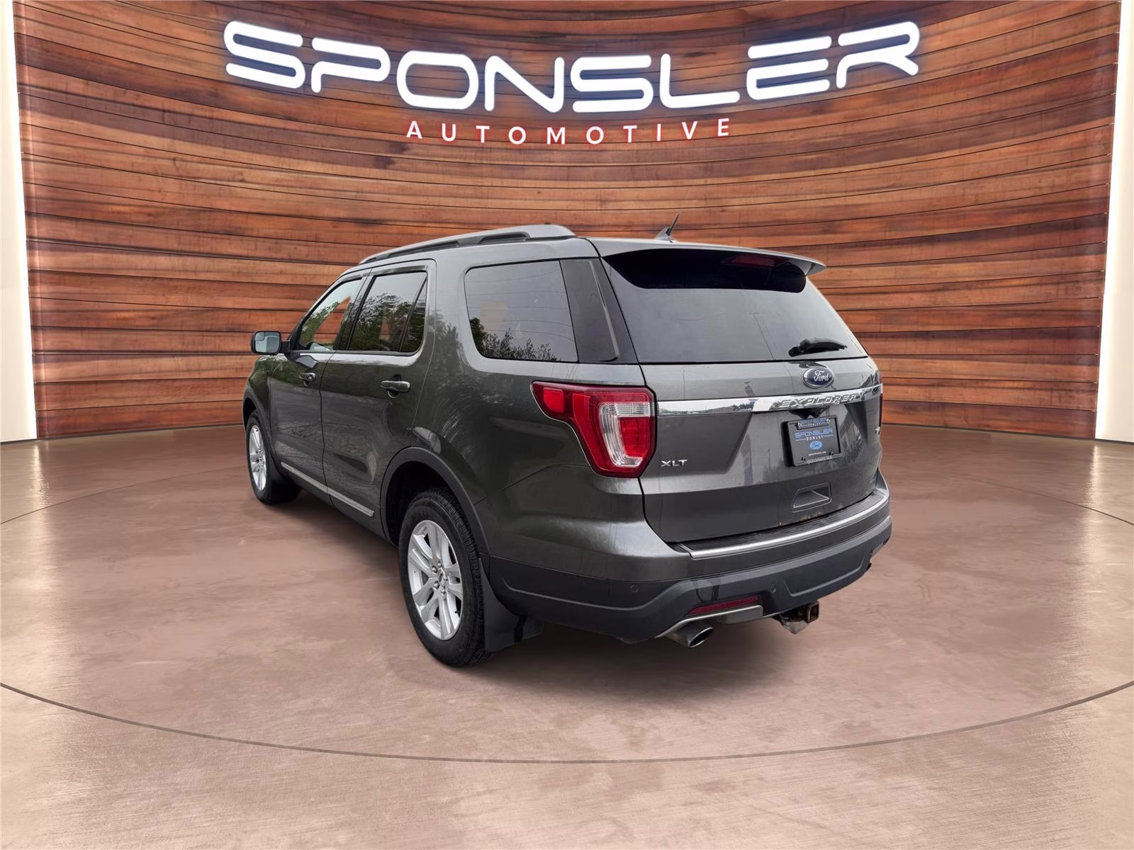 2018 Magnetic Metallic Ford Explorer XLT 4X4 SUV