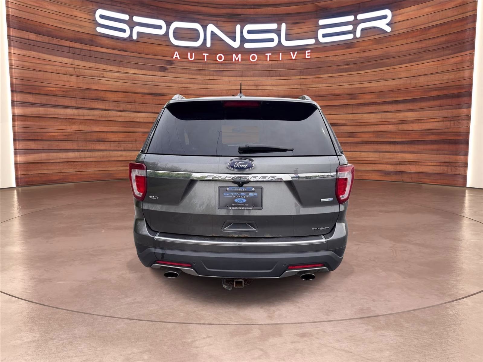2018 Magnetic Metallic Ford Explorer XLT 4X4 SUV