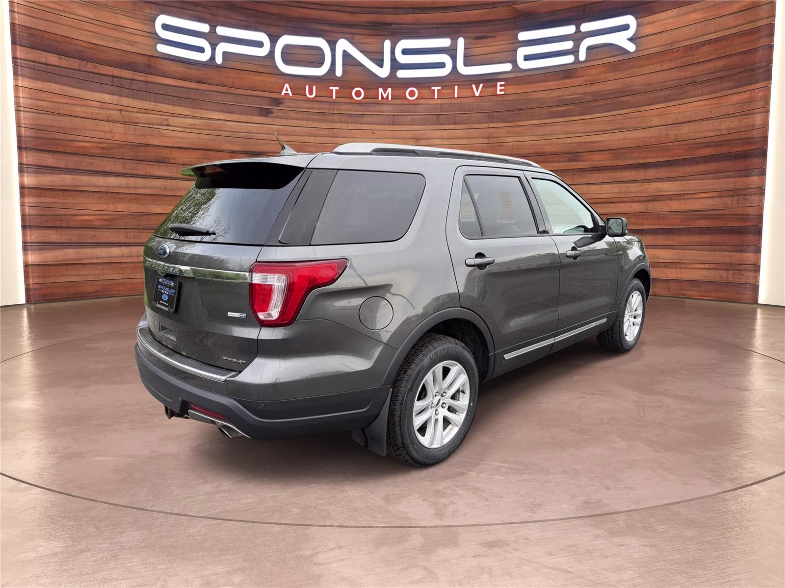 2018 Magnetic Metallic Ford Explorer XLT 4X4 SUV