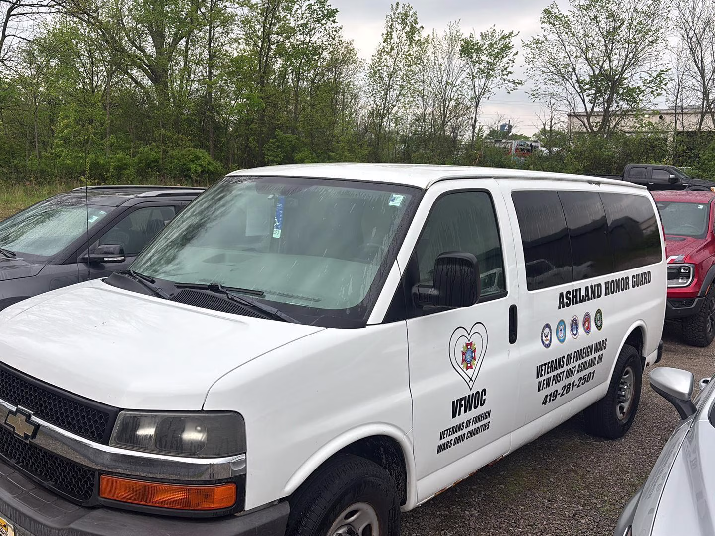 2011 Summit White Chevrolet Express Passenger 1LT Pkg RWD 3500 135" WB