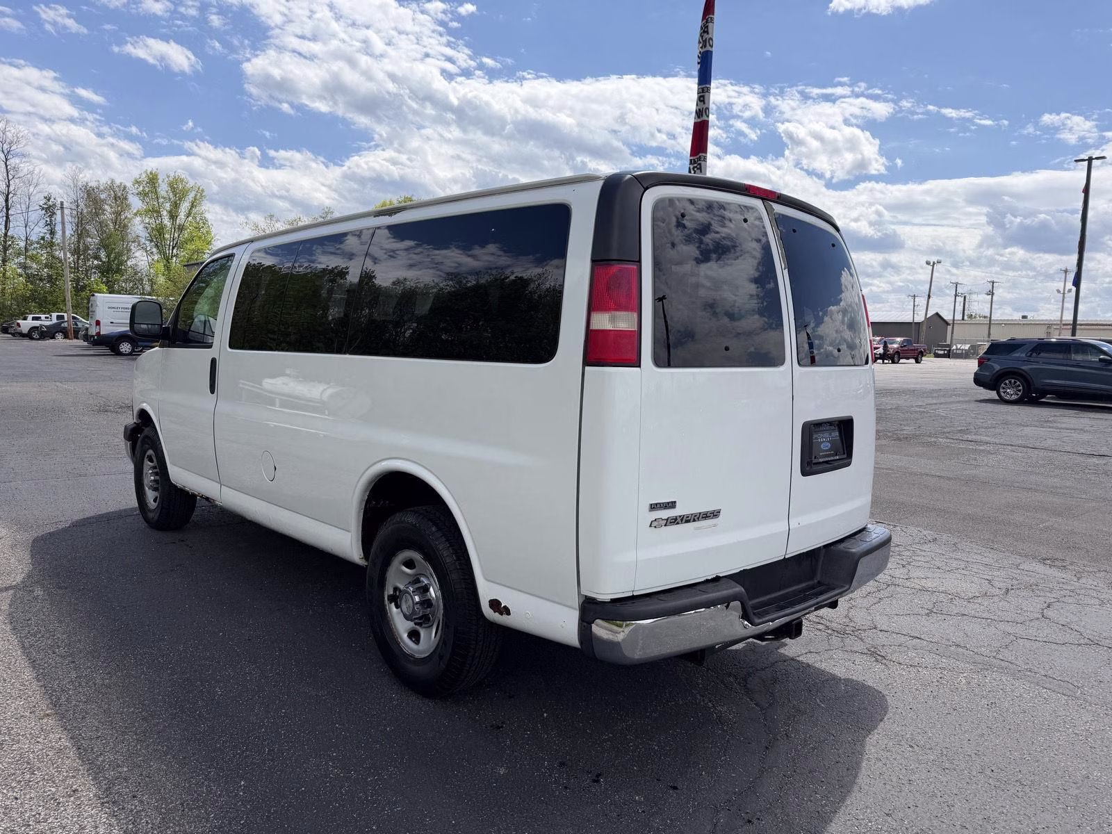 2011 Summit White Chevrolet Express Passenger 1LT Pkg RWD 3500 135" WB