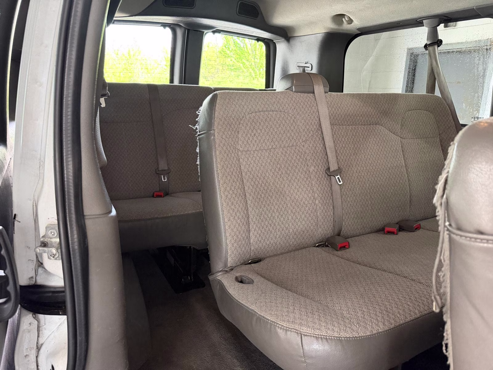 2011 Summit White Chevrolet Express Passenger 1LT Pkg RWD 3500 135" WB