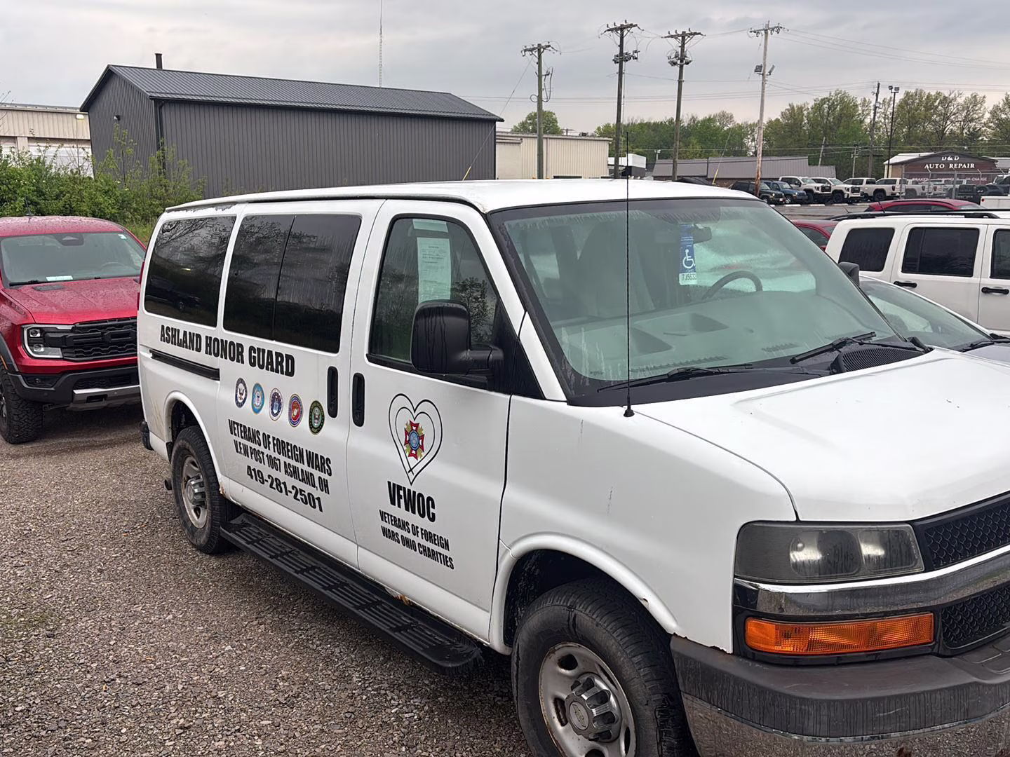 2011 Summit White Chevrolet Express Passenger 1LT Pkg RWD 3500 135" WB