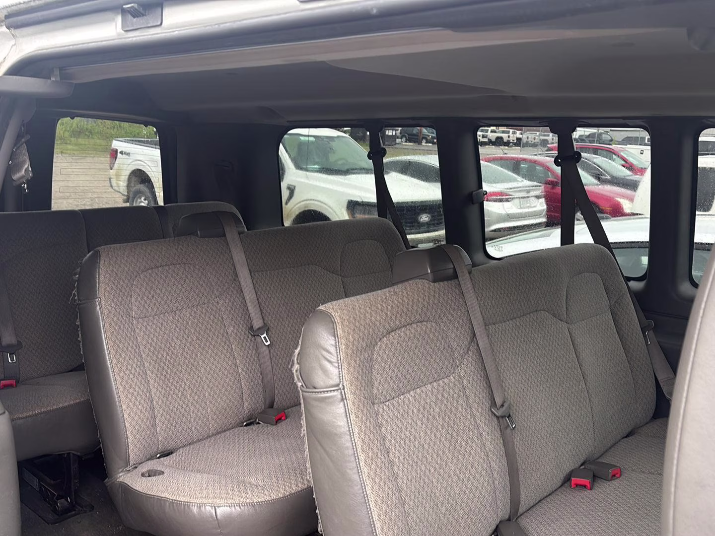 2011 Summit White Chevrolet Express Passenger 1LT Pkg RWD 3500 135" WB