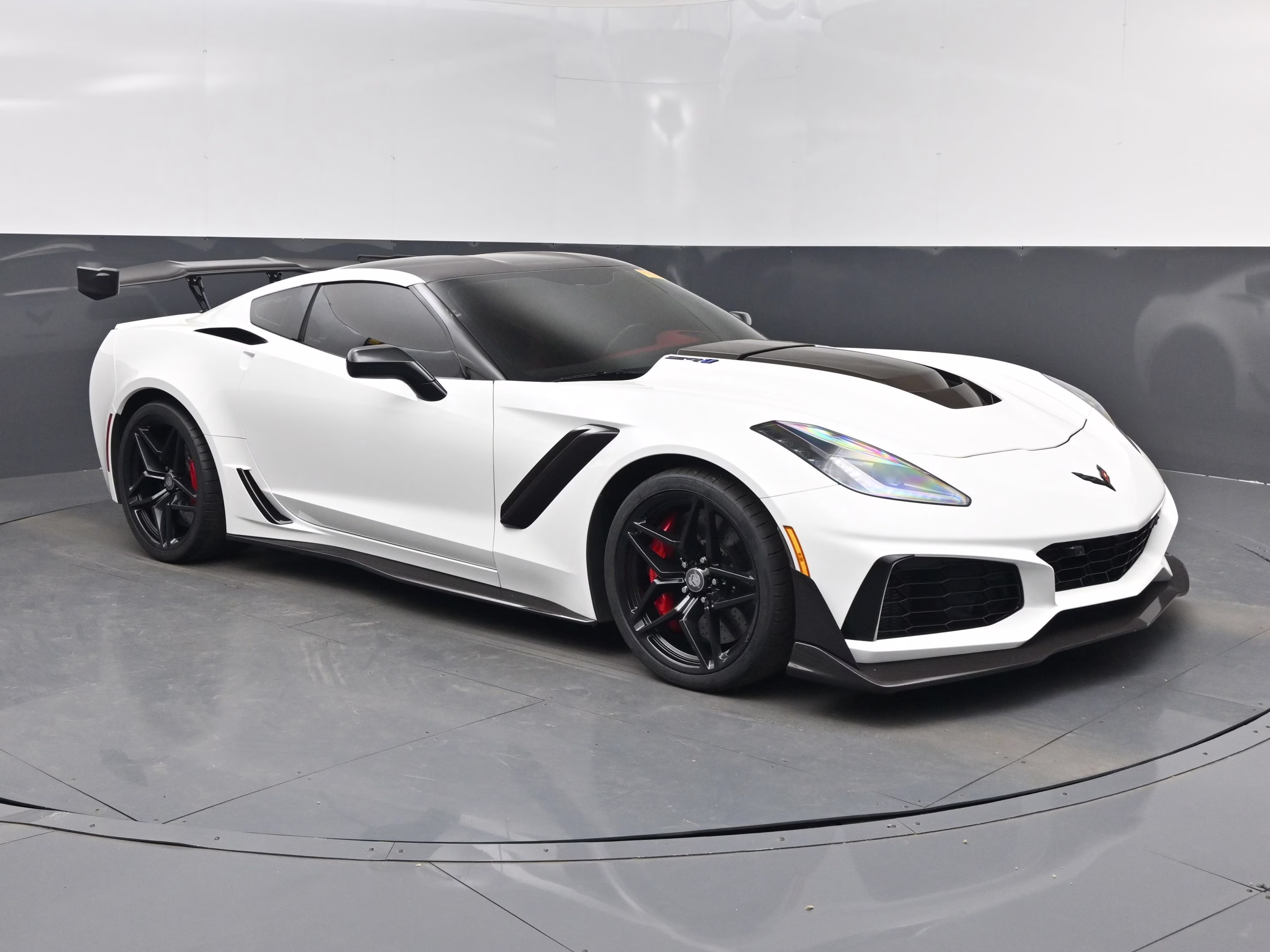 2019 Arctic White Chevrolet Corvette ZR1 RWD Coupe