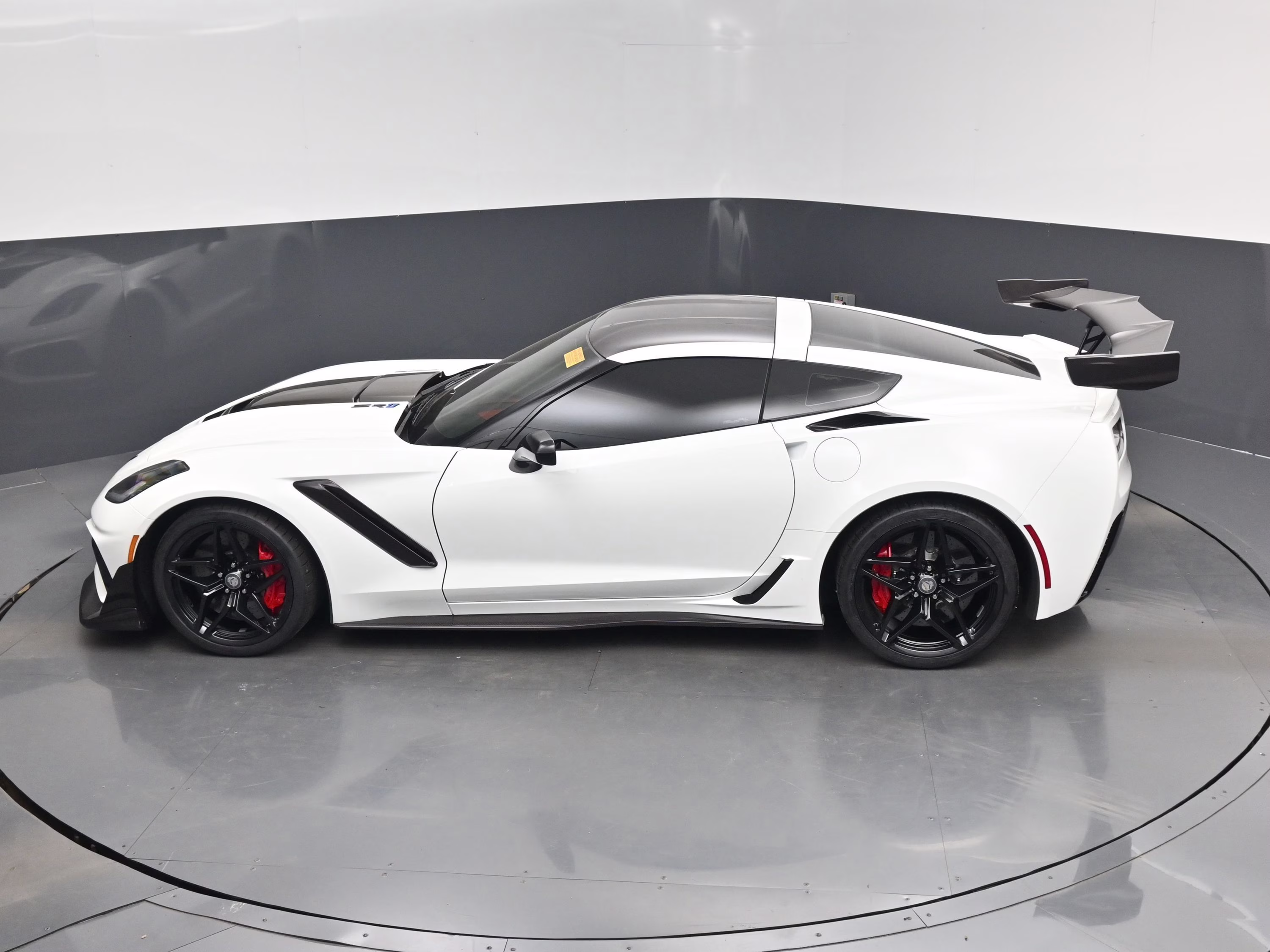 2019 Arctic White Chevrolet Corvette ZR1 RWD Coupe