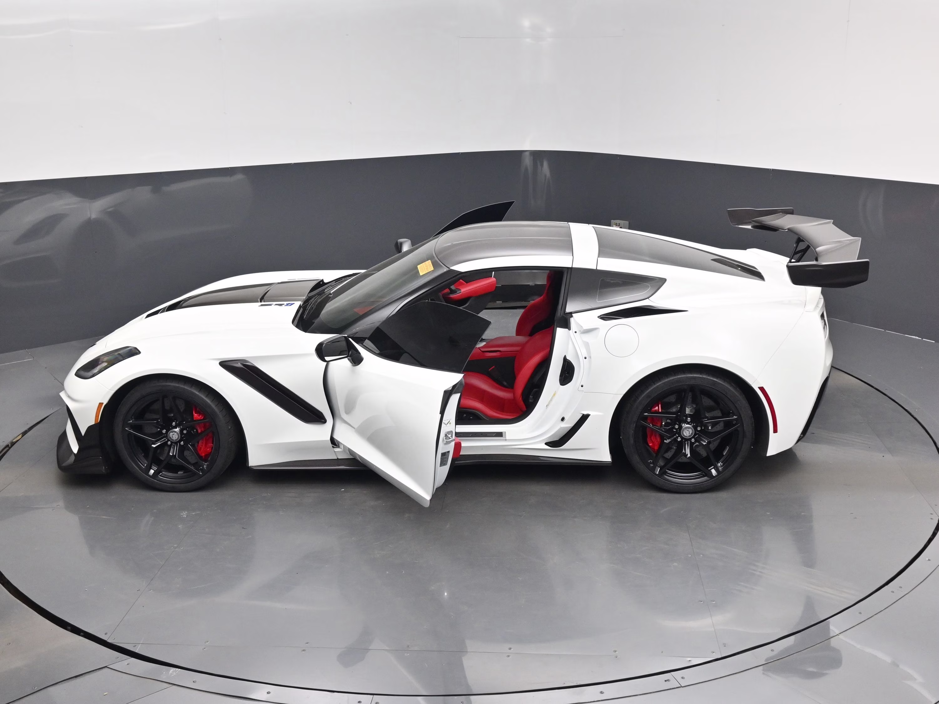 2019 Arctic White Chevrolet Corvette ZR1 RWD Coupe
