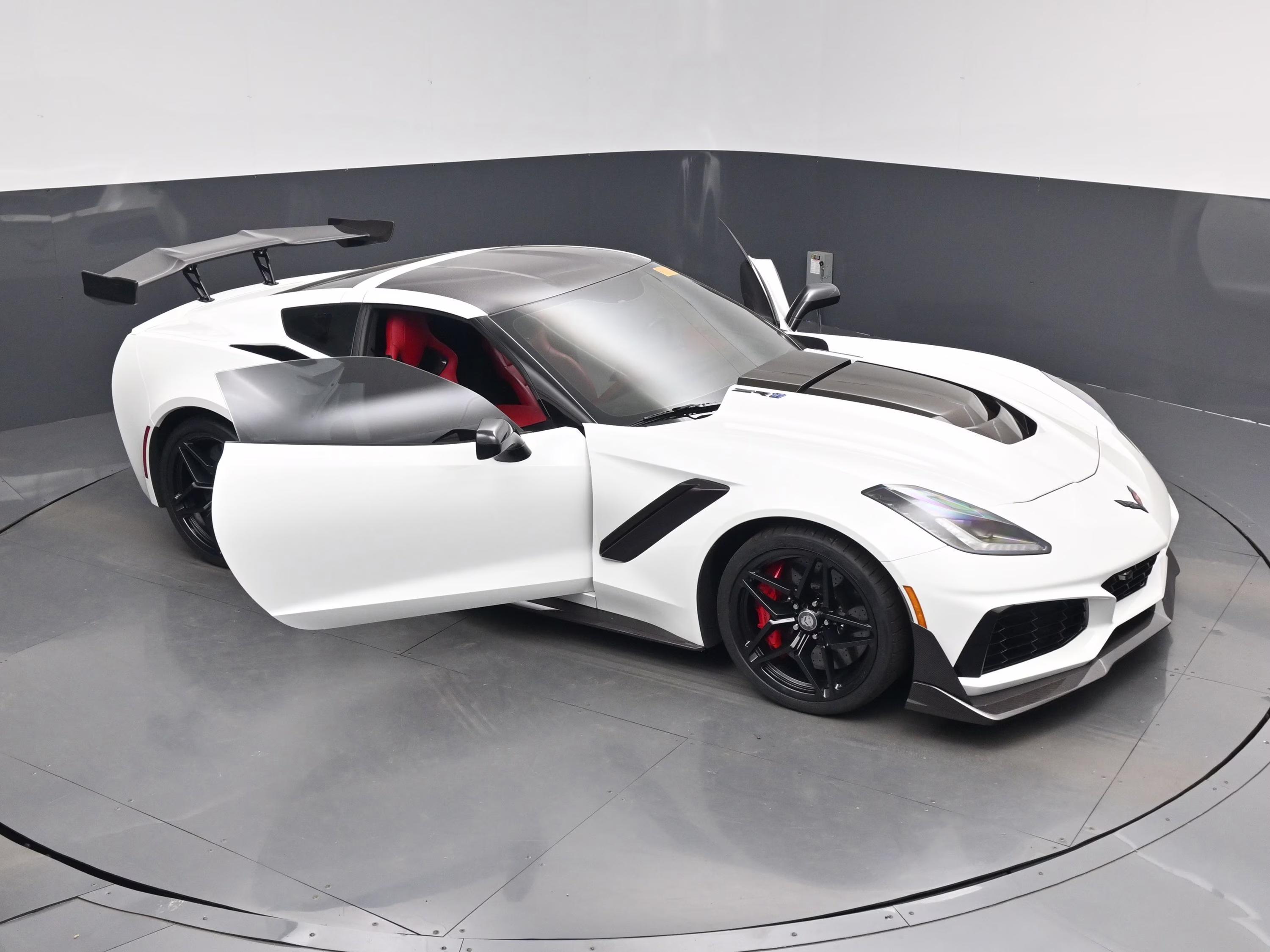 2019 Arctic White Chevrolet Corvette ZR1 RWD Coupe