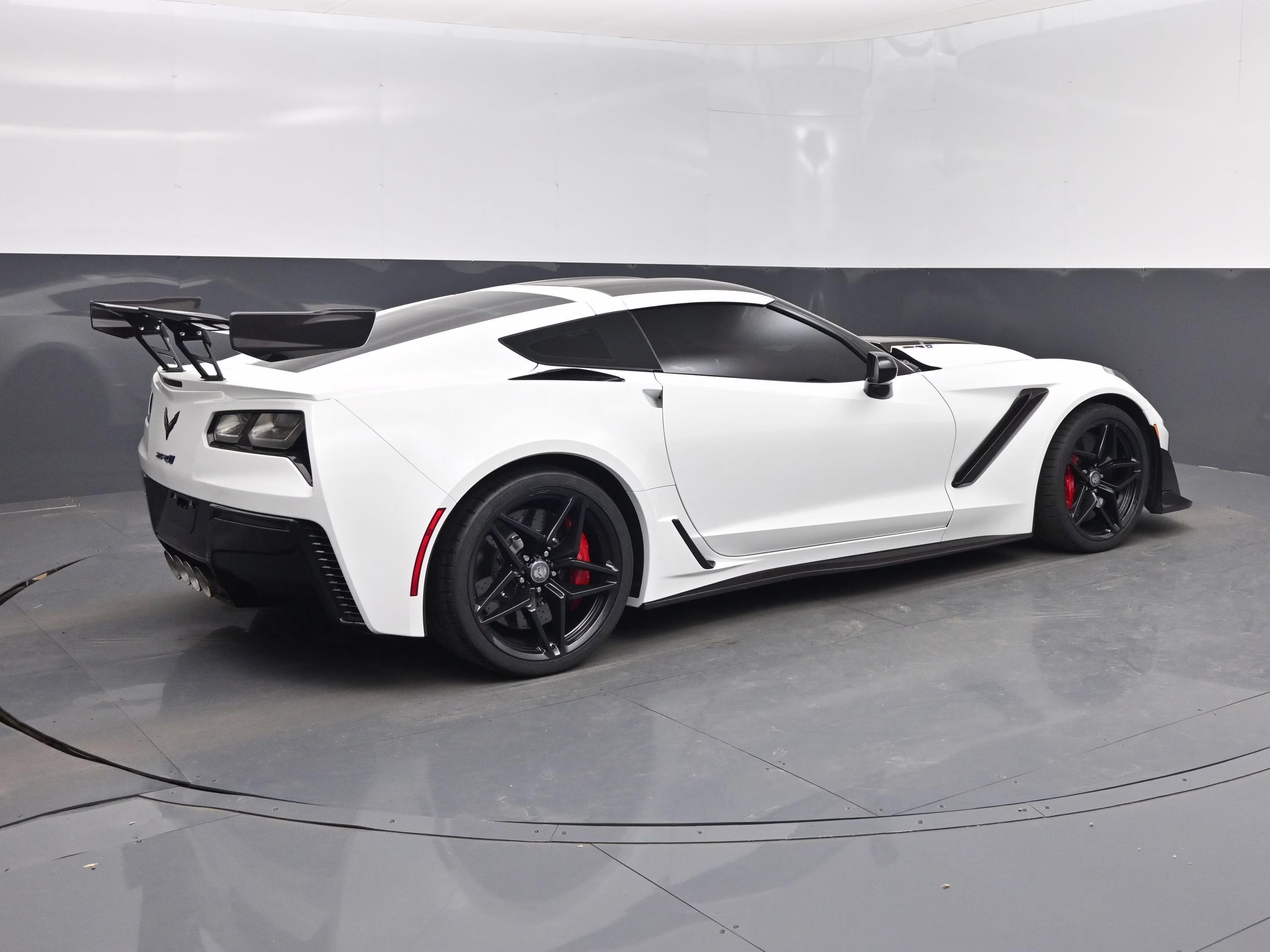 2019 Arctic White Chevrolet Corvette ZR1 RWD Coupe