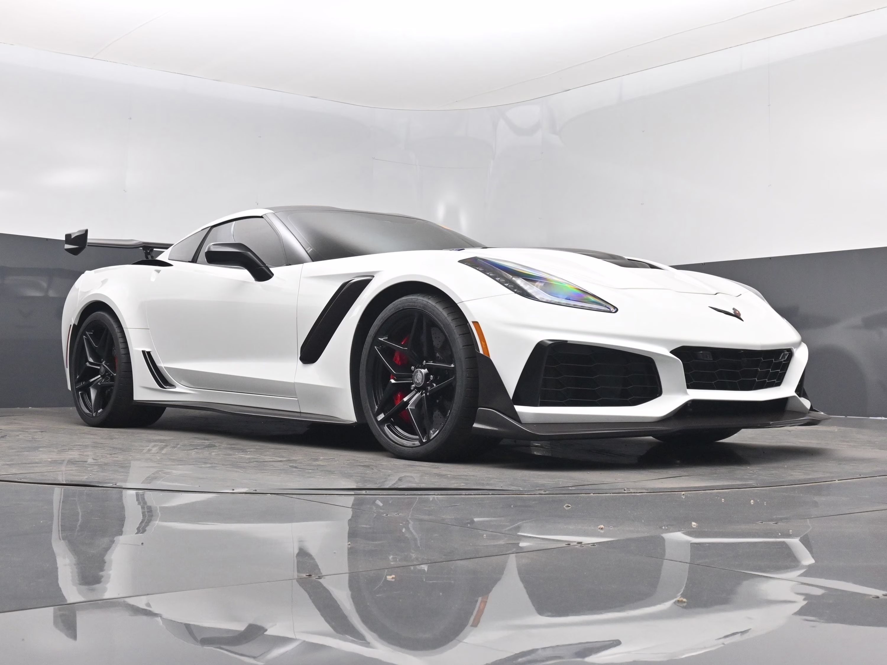 2019 Arctic White Chevrolet Corvette ZR1 RWD Coupe