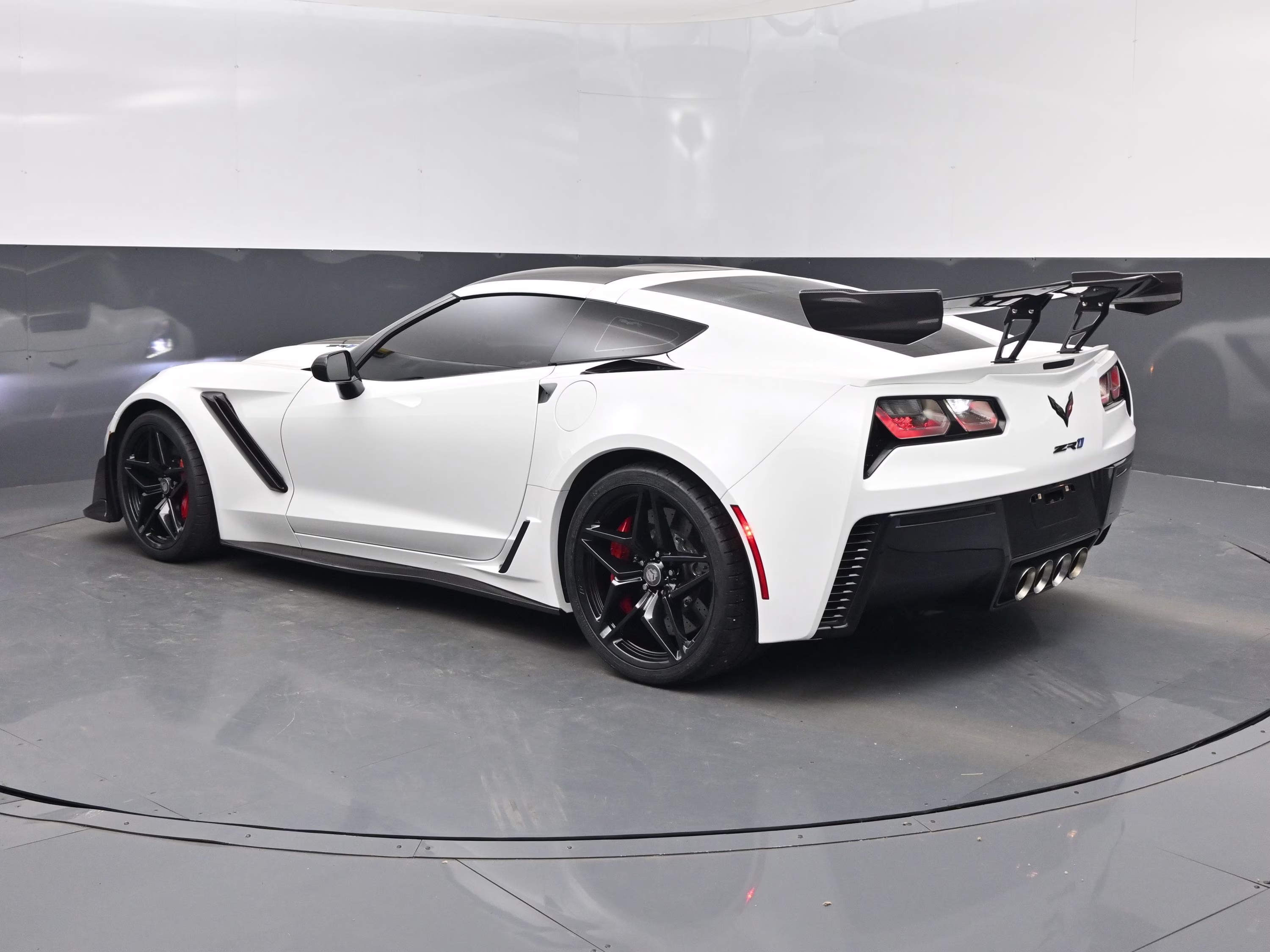 2019 Arctic White Chevrolet Corvette ZR1 RWD Coupe
