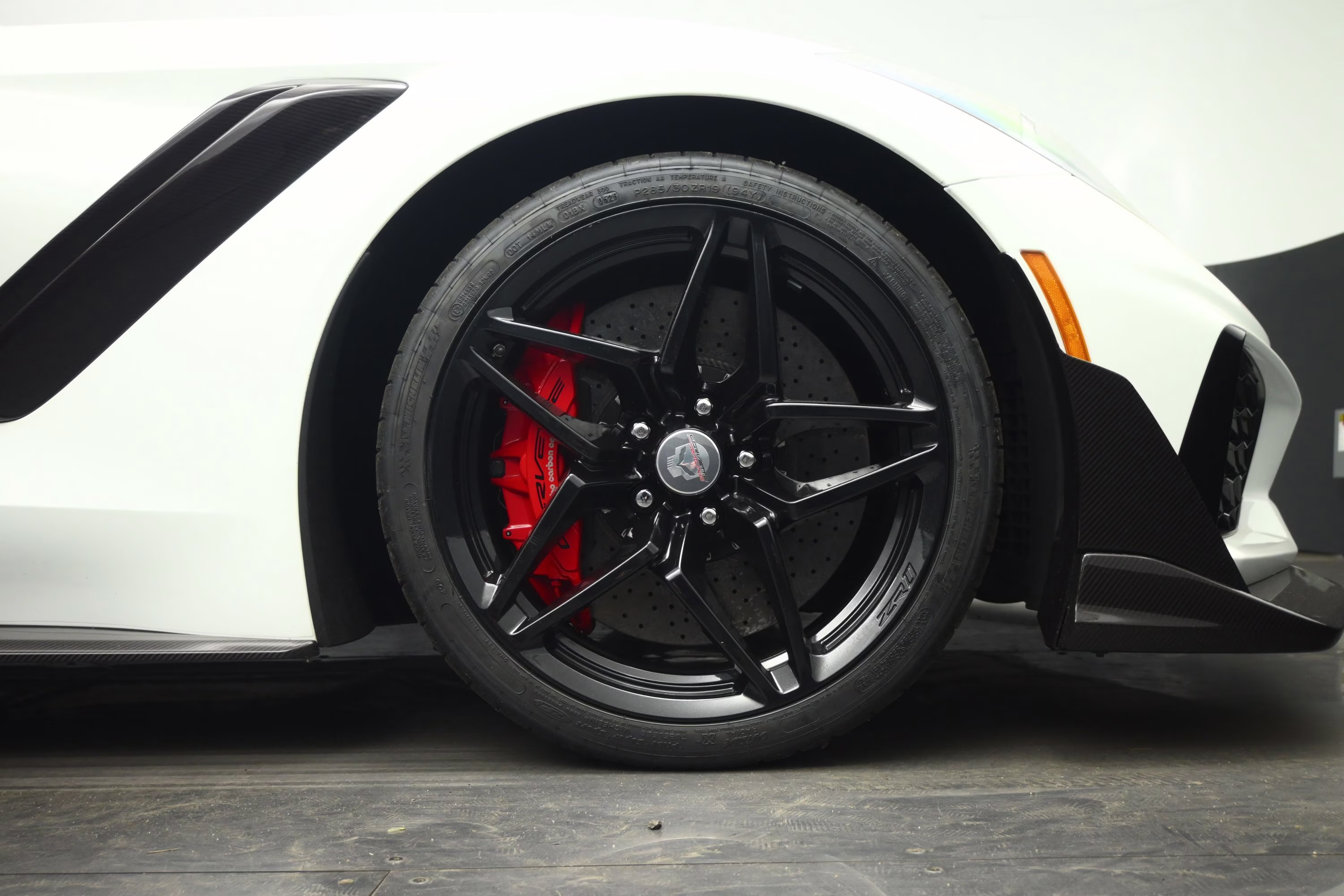 2019 Arctic White Chevrolet Corvette ZR1 RWD Coupe