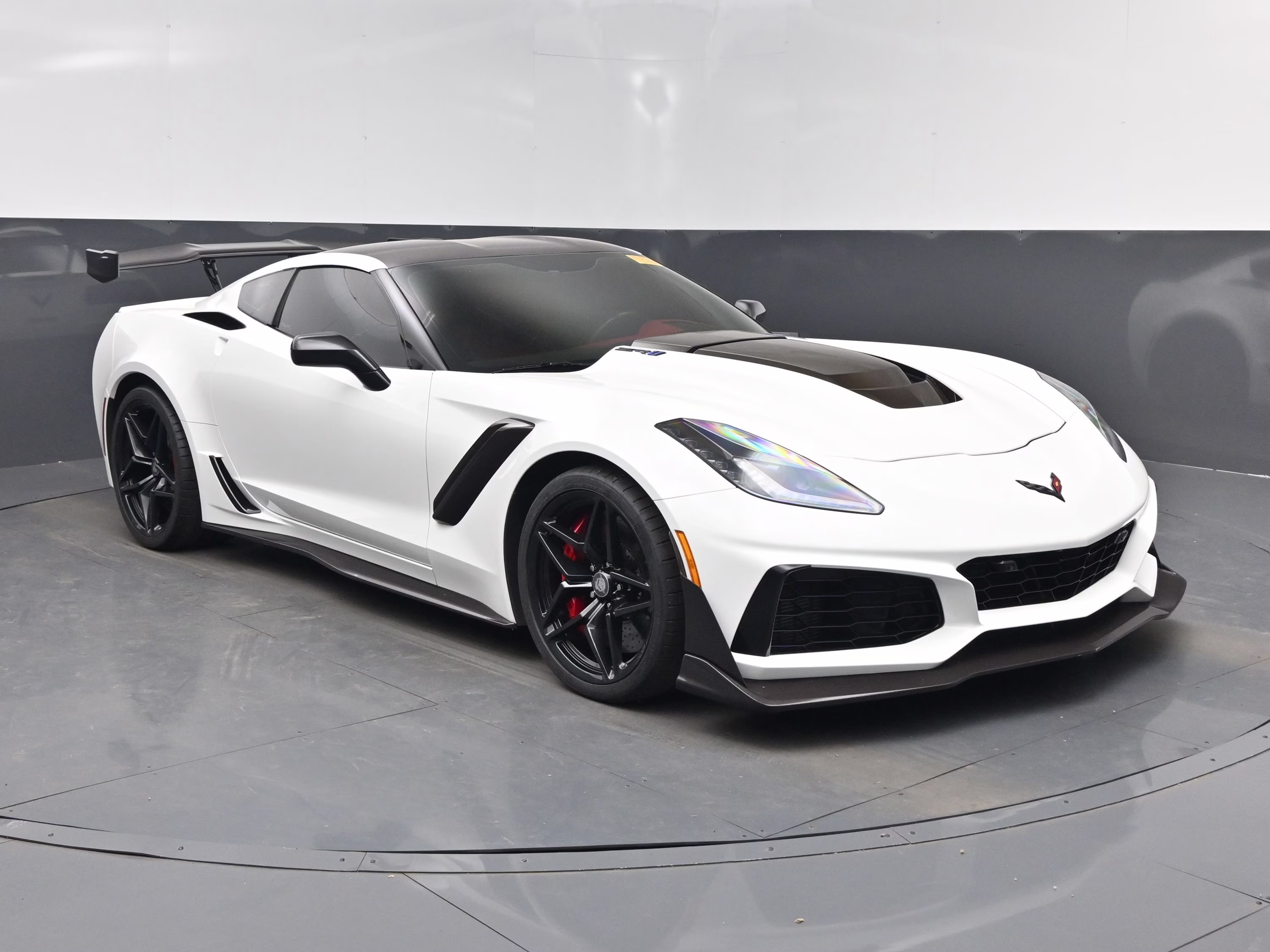 2019 Arctic White Chevrolet Corvette ZR1 RWD Coupe