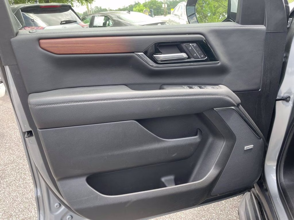 2025 Sterling Metallic GMC Yukon Denali 4X4 SUV