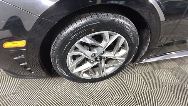 2023 Onyx Black Hyundai Sonata SEL FWD Sedan